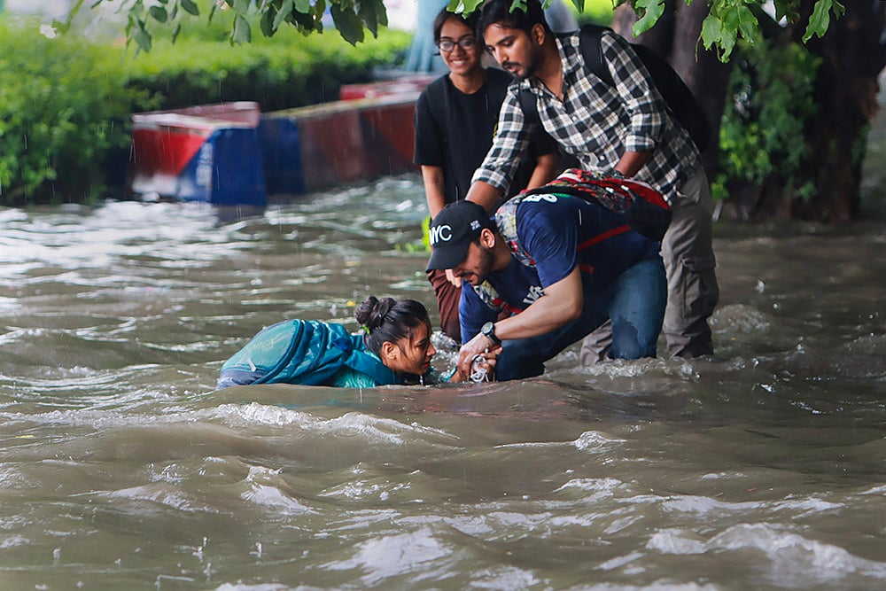 | Photo: PTI : Delhi Weather: Waterlogged road after heavy rains